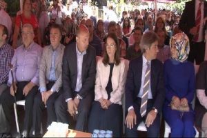 Bakan'dan sosyal market a&ccedil;ılışı