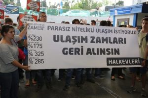 İstanbul'da "ulaşım zammı" protestosu