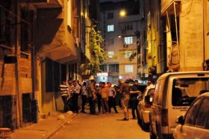 Cinnet dehşeti! Eşini ve &ccedil;ocuğunu &ouml;ld&uuml;rd&uuml;...