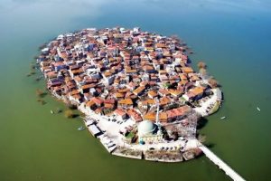 G&ouml;lyazı d&uuml;nyaya a&ccedil;ılıyor