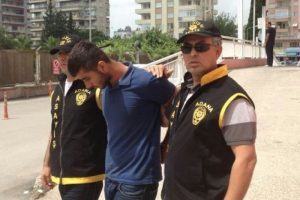 Vicdan azabı &ccedil;ekince teslim oldu