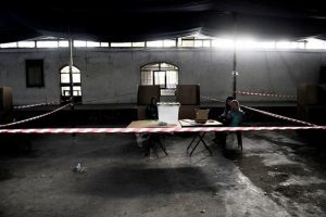 Se&ccedil;im g&ouml;revlilerine bombalı saldırı: 11 &ouml;l&uuml;