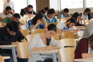 2016'da mezun olacaklar b&uuml;y&uuml;k sıkıntılar yaşayabilir