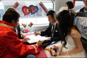 "Y&uuml;ksek Hızlı" nikah