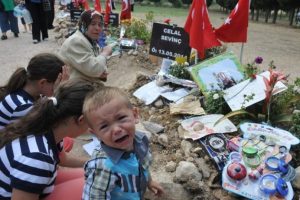 Soma'da acı dolu Babalar G&uuml;n&uuml;