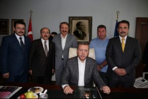 B&uuml;y&uuml;kşehir Belediye Başkanlığı'nı ziyaret etti