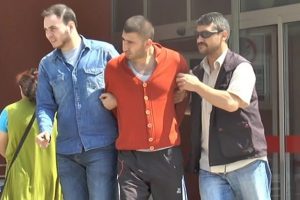 Huylu huyundan vazge&ccedil;miyor