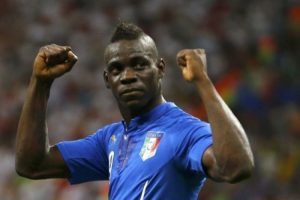 Balotelli'den ailesine b&uuml;y&uuml;k hediye!..