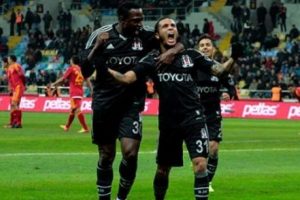 Beşiktaş ile Corintihans'ın Motta kavgası