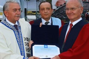 50 yıl sonra doktora diploması