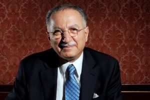 Ekmeleddin İhsanoğlu kimdir?
