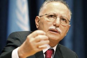 Ekmeleddin İhsanoğlu Twitter'da TT oldu
