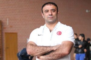 Gen&ccedil; g&uuml;reş&ccedil;iler mindere &ccedil;ıkıyor