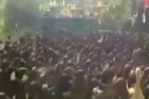 Anayolu işgal ettiler