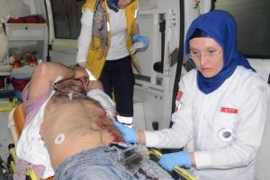 2 kişi tarafından bı&ccedil;aklandı