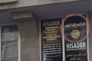 G&uuml;ng&ouml;ren'de IŞİD bayrağı