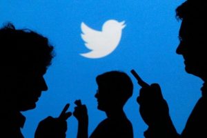 Twitter yerel yasaları kabulleniyor