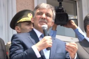 "Devletin b&uuml;t&uuml;n makamları teyakkuz halinde"