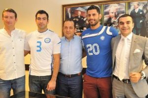Nil&uuml;fer Belediyespor'da imza şov!