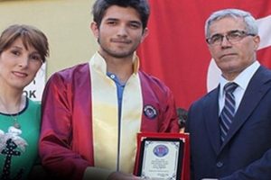 Mezuniyette 'Gezi Parkı' vurgusu m&uuml;d&uuml;r&uuml; istifa ettirdi