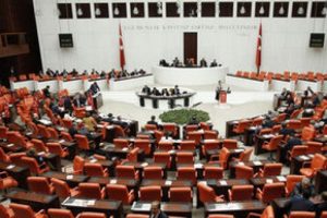 CHP'nin &ouml;ğrenci affı &ouml;nergesi kabul edilmedi!