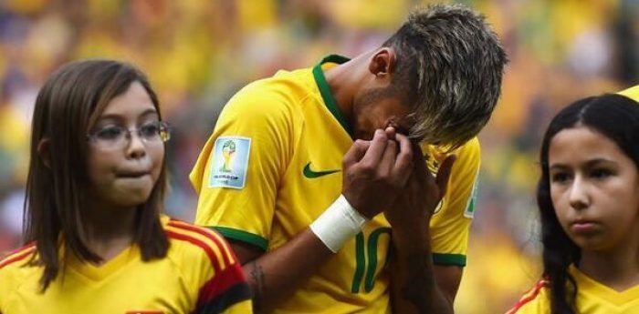 Neymar g&ouml;zyaşlarını tutamadı