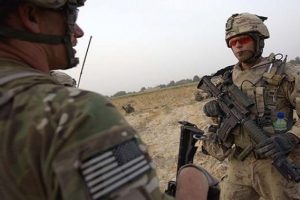 Halk, Irak'a asker g&ouml;ndermeyin dedi