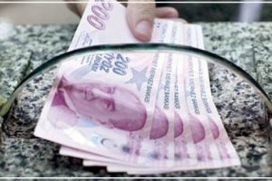 Vatandaşı aldatan satıcı yandı