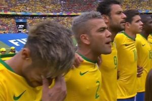 Neymar g&ouml;zyaşlarını tutamadı!
