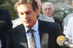 Mehmet &Ouml;z'e şok su&ccedil;lama