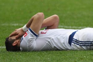 Hakan &Ccedil;alhanoğlu psikolojik tedavi g&ouml;r&uuml;yor