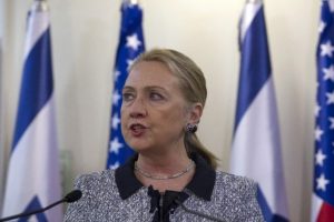 Clinton istifa istedi