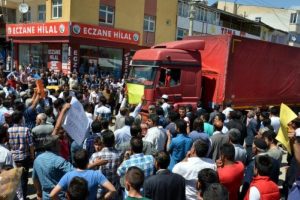 16 yaşındaki kız ka&ccedil;ırıldı, bir il&ccedil;e ayaklandı
