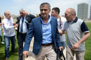 Şenol G&uuml;neş ve ekibi tatile &ccedil;ıktı!