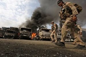 Taliban'dan petrol kamyonlarına saldırı