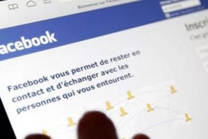 'Gizli servis, Facebook &uuml;zerinden dinliyor'