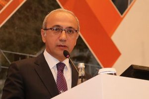 Bakan L&uuml;tfi Elvan hastaneye kaldırıldı