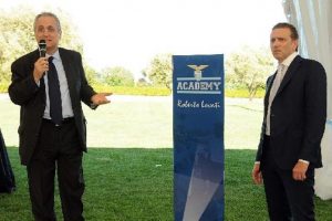 Lazio Barcelona ve Ajax modeline y&ouml;neldi