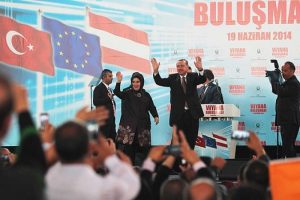 "Sevsinler sizin gibi sanat&ccedil;ıyı"