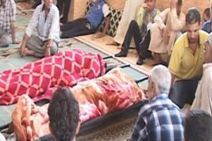 IŞİD T&uuml;rkmen k&ouml;y&uuml;n&uuml; bastı: 23 &ouml;l&uuml;