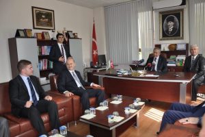Arın&ccedil; Keles kaymakamının Bursa'da kalmasını istedi