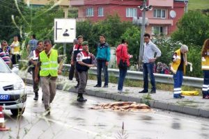 Otomobilin &ccedil;arptığı oto tamircisi &ouml;ld&uuml;