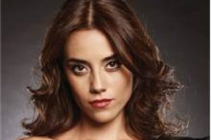 Cansu Dere geri d&ouml;n&uuml;yor!