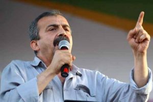&Ouml;nder: "&Ouml;calan, &ouml;n&uuml;m&uuml;zdeki yıl bu meydanda size selam verecek"