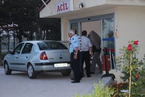 'B&ouml;cek' ş&uuml;phelisi hastaneye kaldırıldı