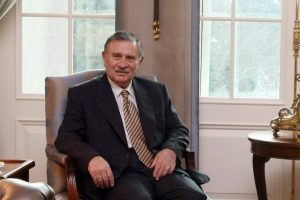 Eski Başbakan Akbulut'tan haber var