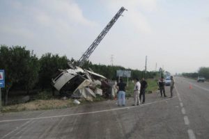 Feci kaza can aldı