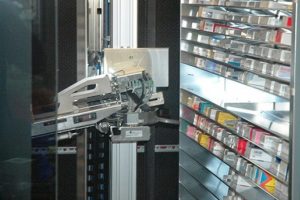 Robot eczacı iş başı yaptı