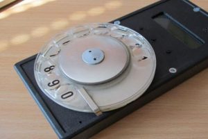 &Ccedil;evirmeli cep telefonu yaptılar!
