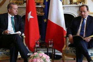 Hollande, Başbakan Erdoğan'dan yardım istedi
